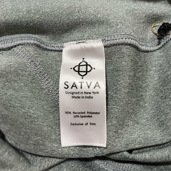 High-Waist Legging - Picture 6 of 8